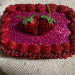 Strawberry cake jewelry box