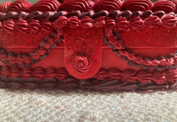 Strawberry cake jewelry box - Image 3